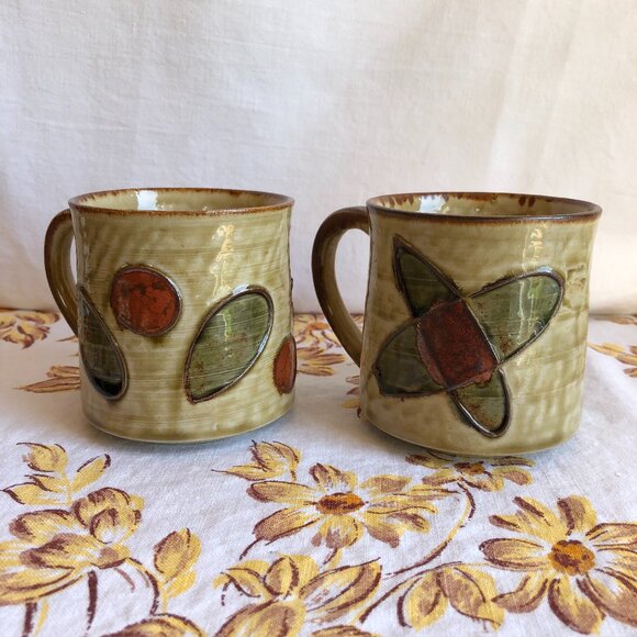 Pair of Vintage Stoneware Coffee Cup Mugs - Picture 1 of 6